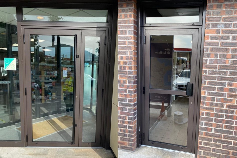 Remplacement de menuiserie en aluminium avec ferme porte bÃ¢ton de marÃ©chal bandeau ventouse vitrage sp615 chantier station Esso La Valette du var